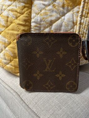 Louis Vuitton / Brown Monogram Wallet